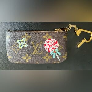 Louis Vuitton Pochette clé Christmas animation w/ red interior